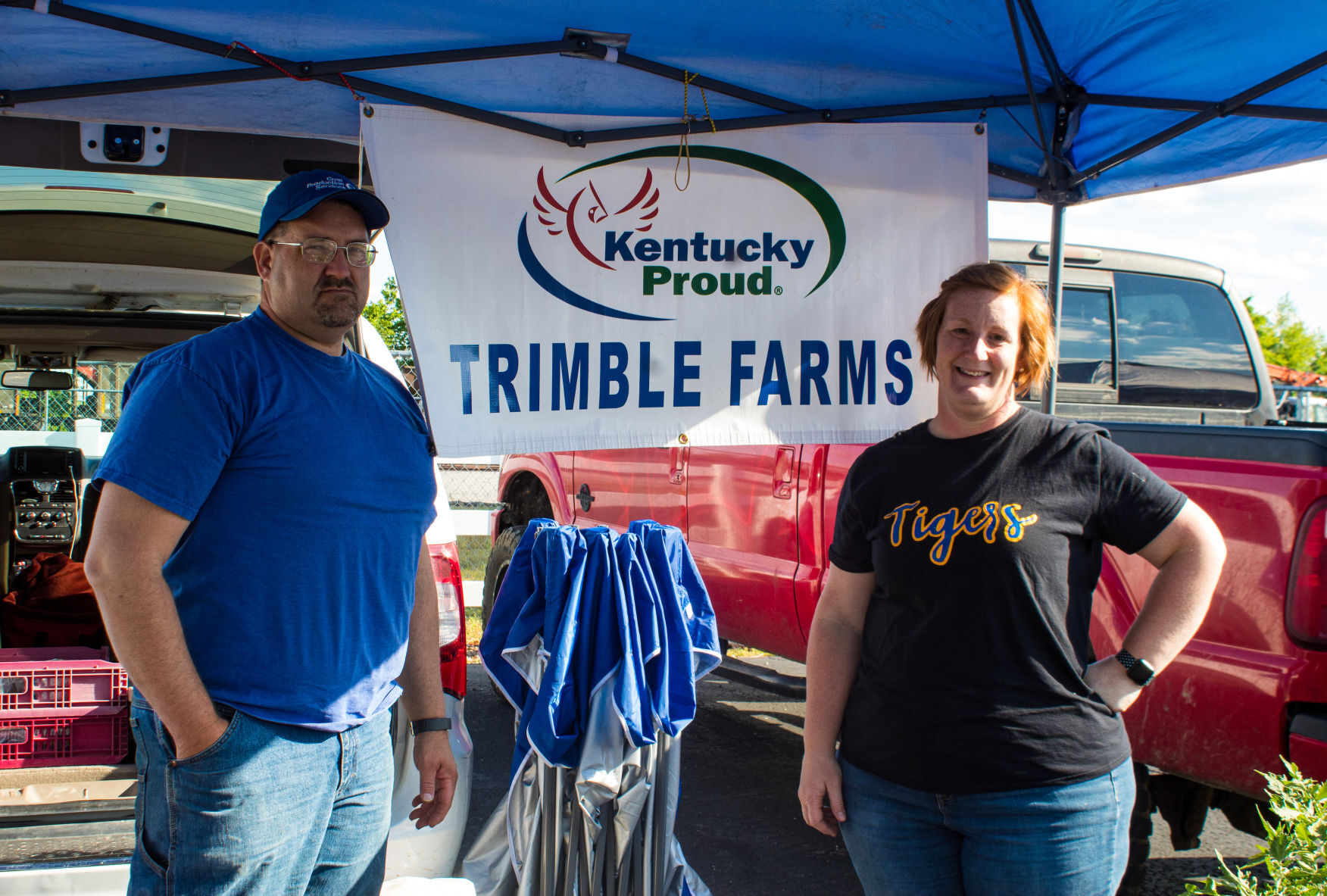 Spring and sunshine lifts Thursday's farmers market